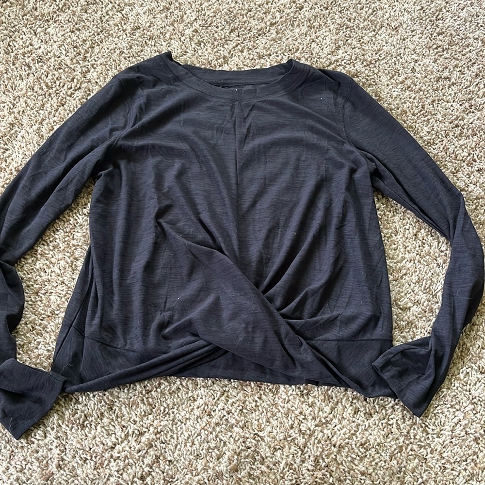EUC Old Navy black cropped twist athletic workout top breathe on size medium